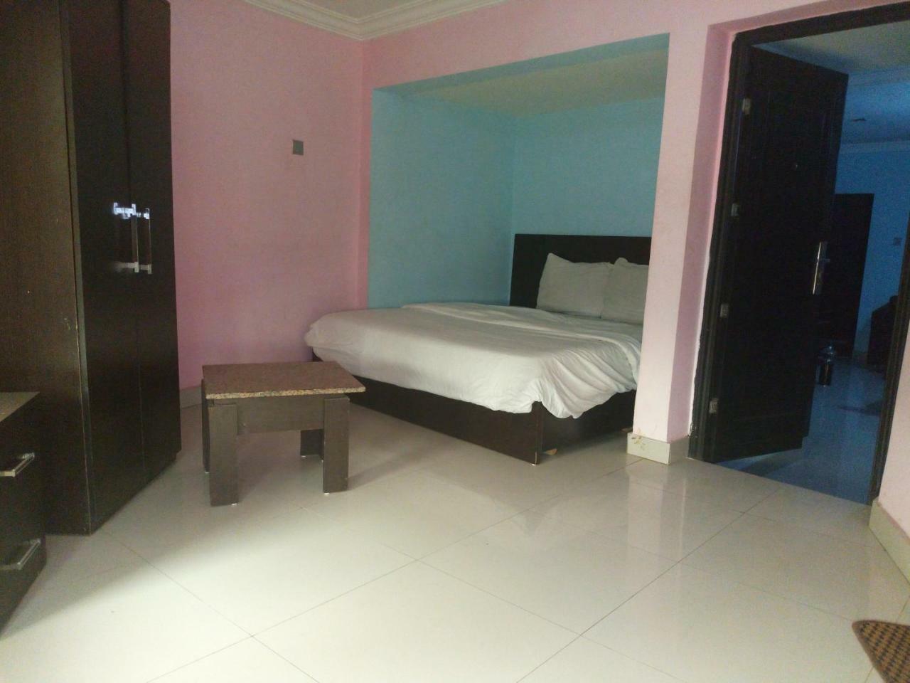 Flamingo Hotel Festac Town Eksteriør billede